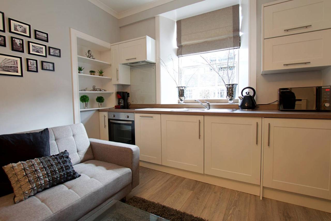 Joivy Unique Old Town Stay Under Edinburgh Castle 외부 사진