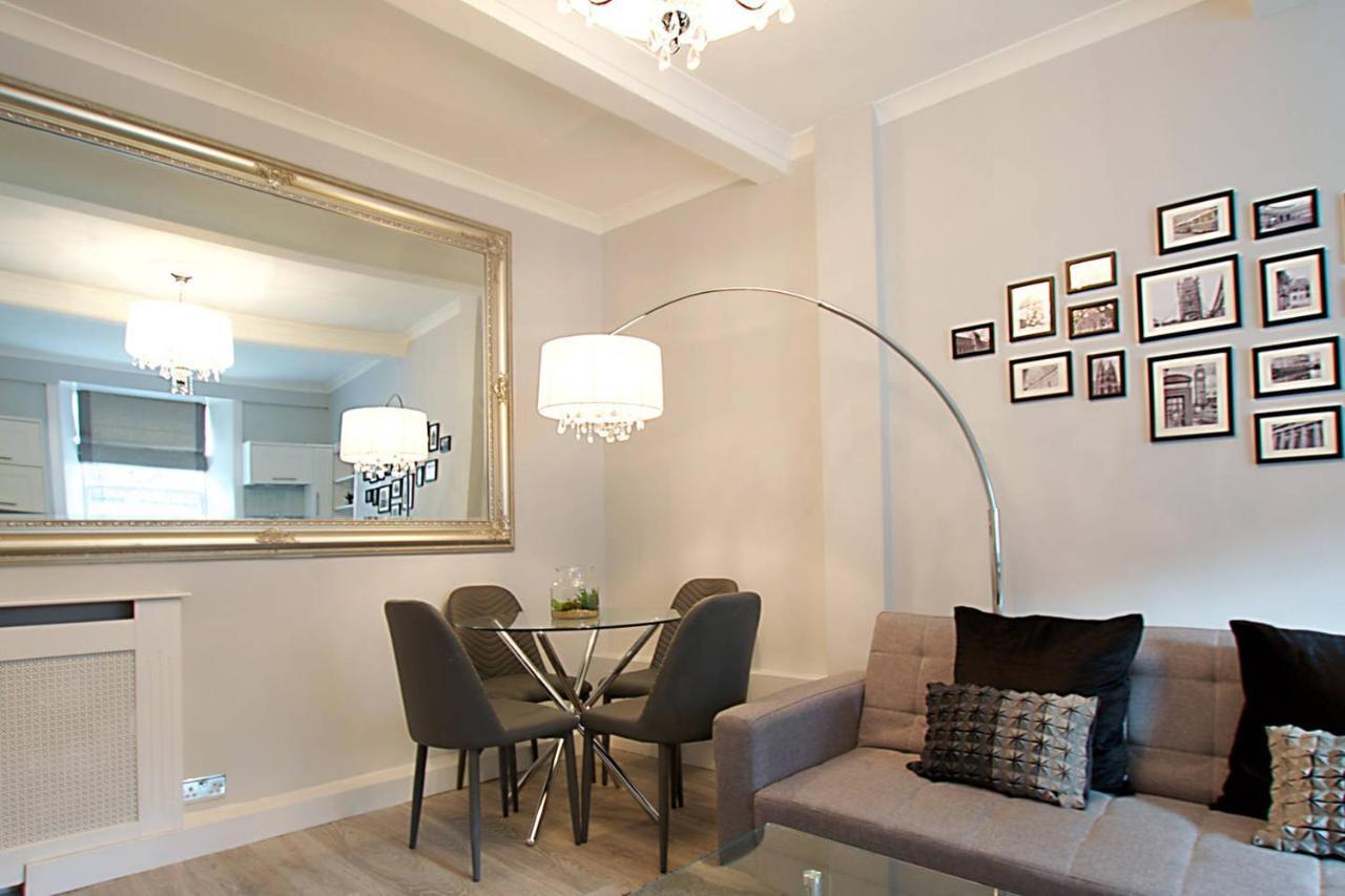 Joivy Unique Old Town Stay Under Edinburgh Castle 외부 사진