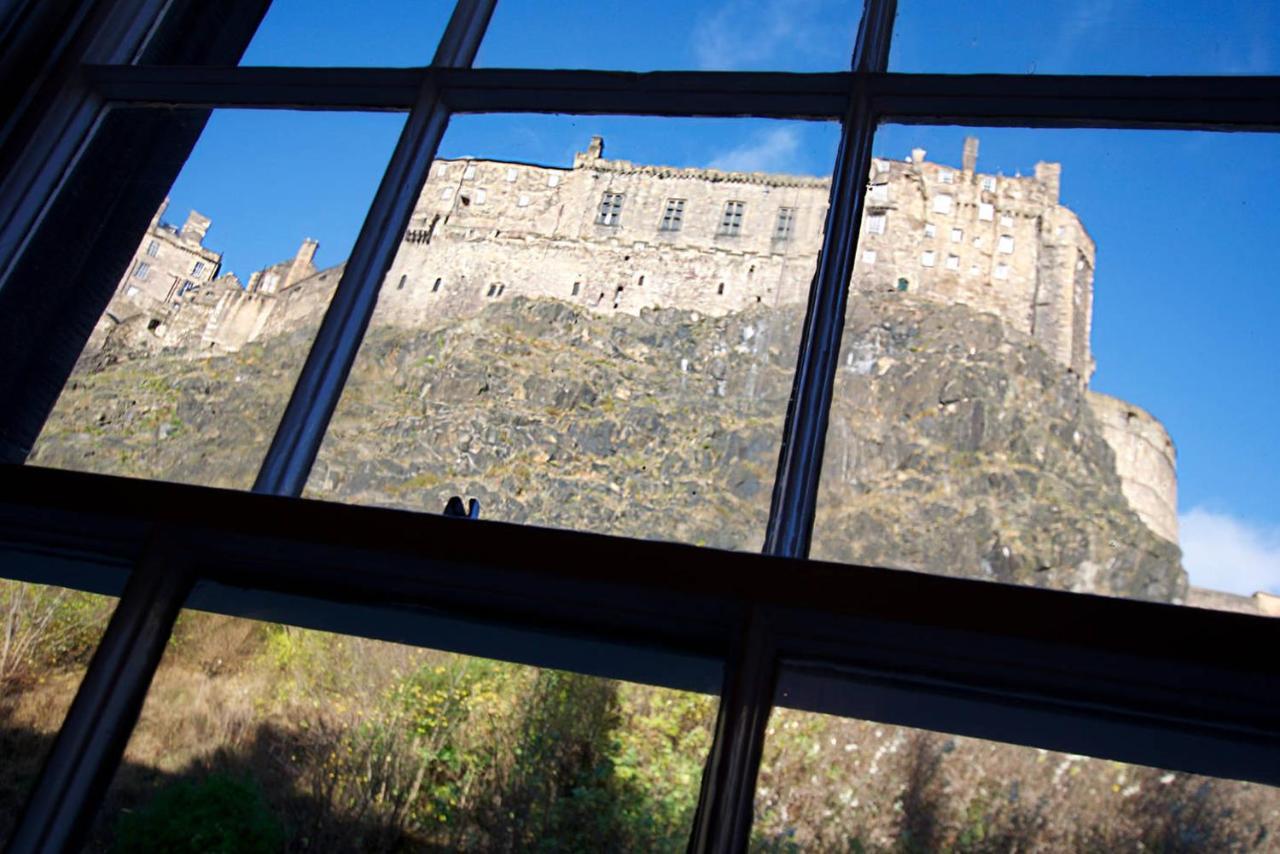 Joivy Unique Old Town Stay Under Edinburgh Castle 외부 사진