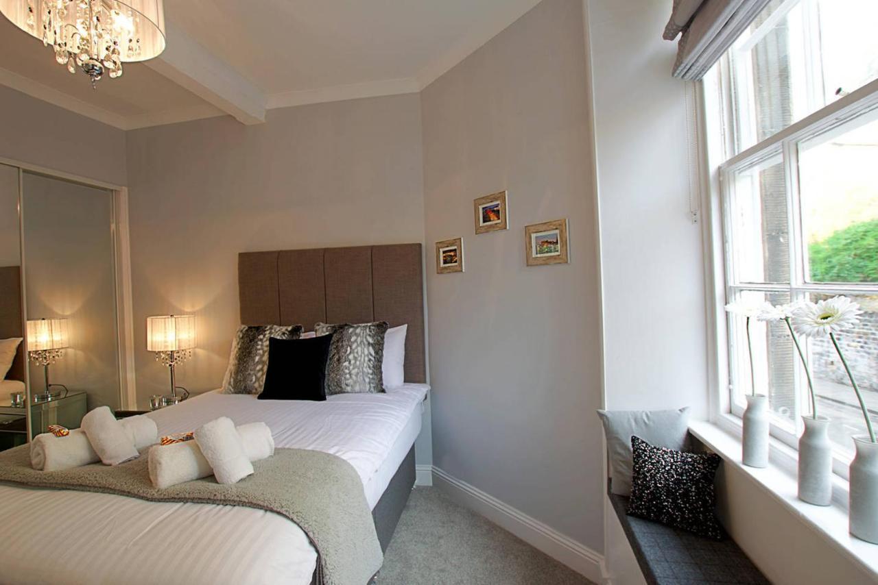 Joivy Unique Old Town Stay Under Edinburgh Castle 외부 사진