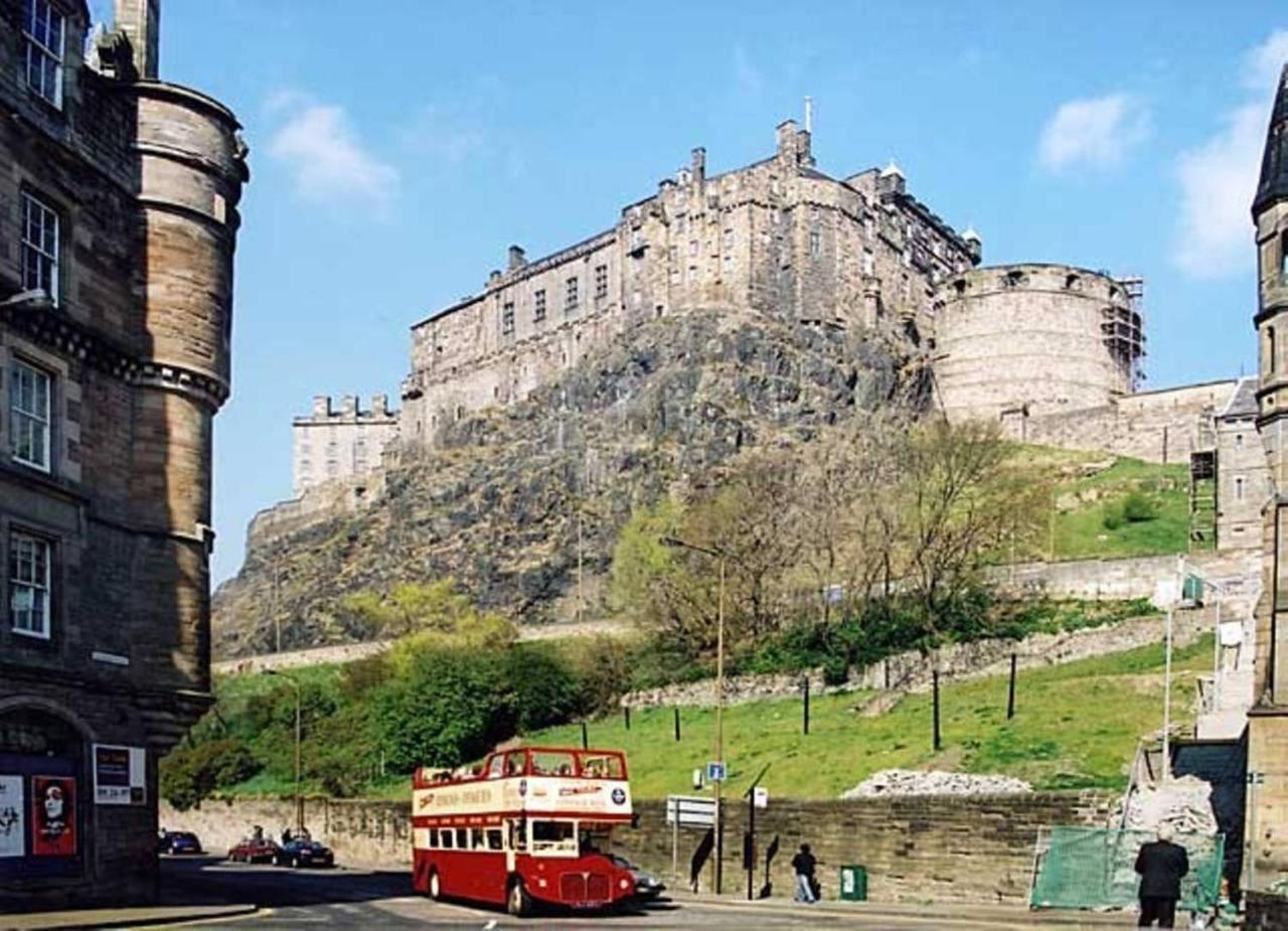 Joivy Unique Old Town Stay Under Edinburgh Castle 외부 사진