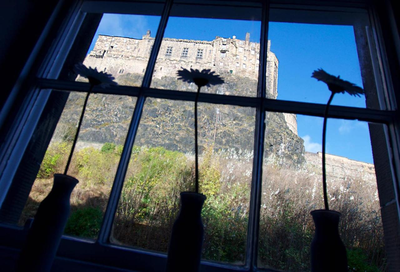 Joivy Unique Old Town Stay Under Edinburgh Castle 외부 사진